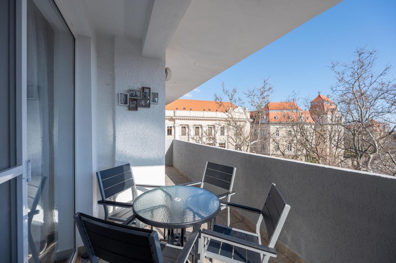 Apartament Haga Flat Oradea Zewnętrze zdjęcie